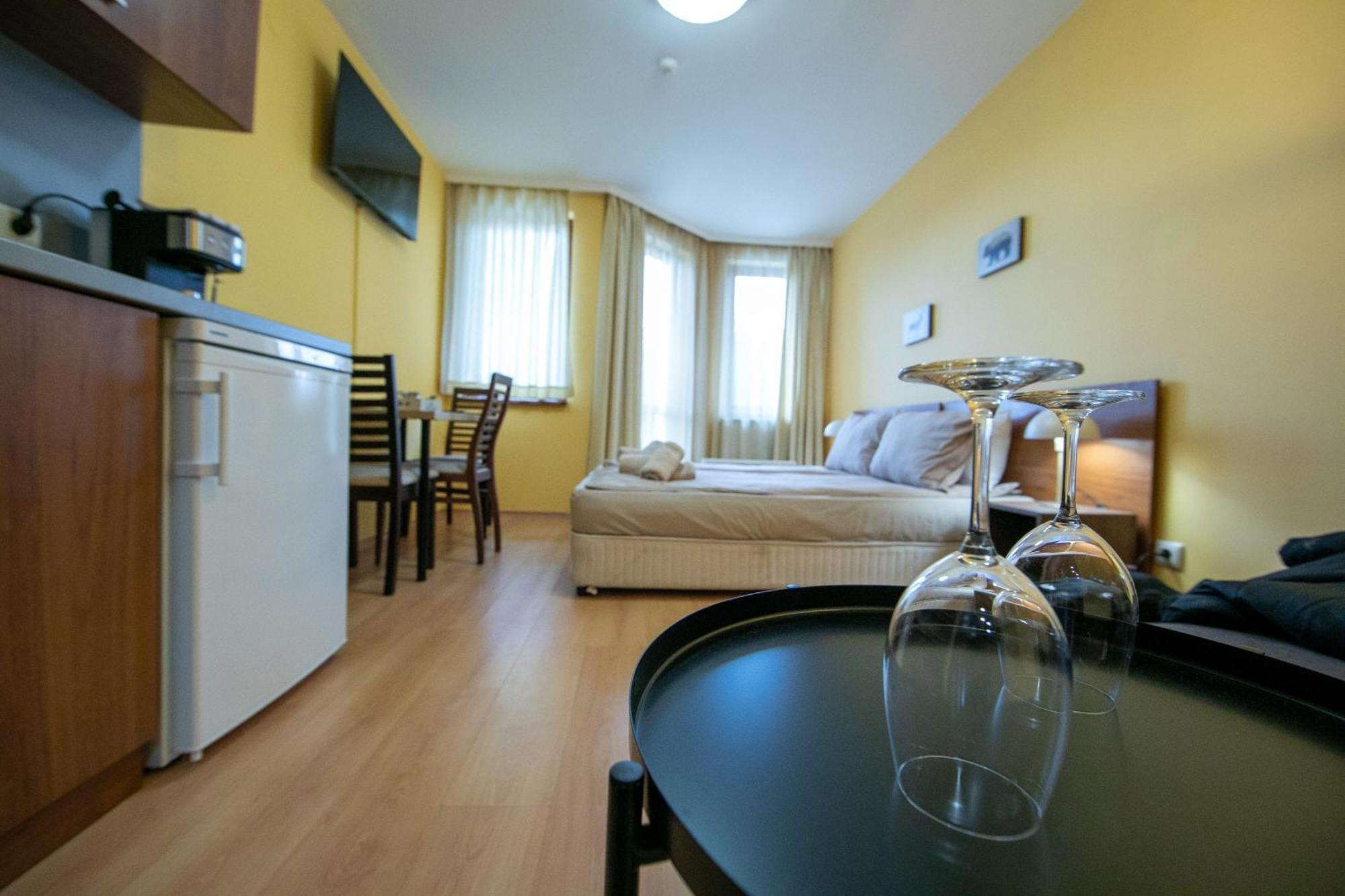 Park 325 Apartment